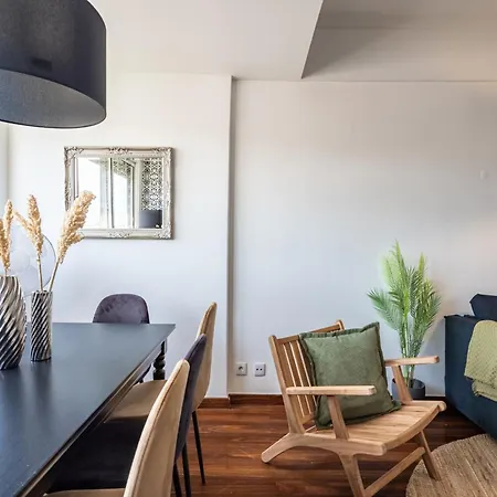 Akicity Ameixoeira Indigo Appartement *